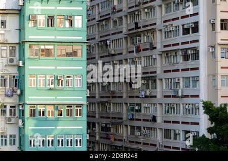 Wohnungsbaufassaden in man Wah Sun Chuen, Yau Ma Tei, Kowloon, Hongkong Stockfoto