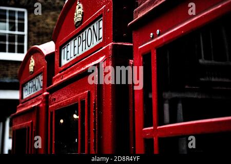 Ikonische rote Telefonzellen in Uxbridge - London Stockfoto
