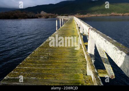 Historischer Kai in Tokaanu, in der Nähe von Turangi, Nordinsel, Neuseeland Stockfoto