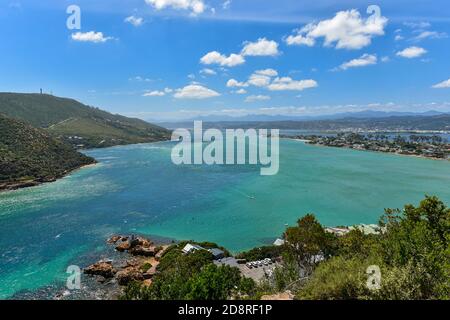 Luftaufnahme der Knysna Lagune und Leisure Island in Knsyna, Garden Route, Südafrika Stockfoto