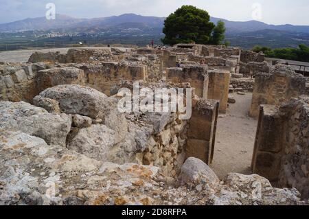 Ansicht der archäologischen Überreste von Phaistos in Kreta, Griechenland: Alte Mauern Stockfoto