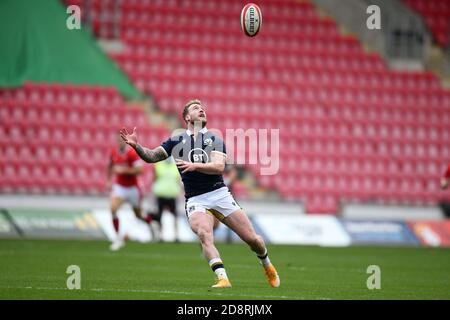 Llanelli, Großbritannien. Oktober 2020. Stuart Hogg aus Schottland in Aktion. Guinness Six Nations 2020 Championship match, Wales gegen Schottland im Parc Y Scarlets in Llanelli, South Wales am Samstag, 31. Oktober 2020. Dieses Bild darf nur für redaktionelle Zwecke verwendet werden. Redaktionelle Verwendung nur, Bild von Andrew Orchard / Andrew Orchard Sport Fotografie / Alamy Live Nachrichten Kredit: Andrew Orchard Sport Fotografie / Alamy Live Nachrichten Stockfoto