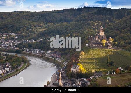 Blick auf Cochem mit der Reichsburg, Cochem an der Mosel, Rheinland-Pfalz, Deutschland, Europa Stockfoto