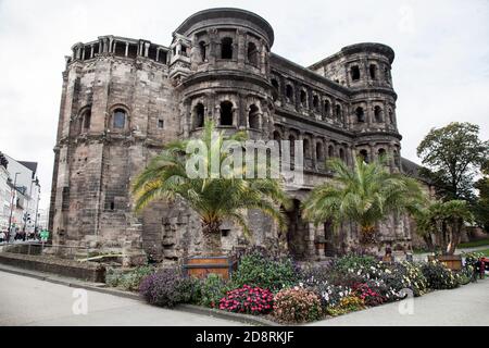Römisches Stadttor Porta Nigra, UNESCO Weltkulturerbe, Trier, Rheinland-Pfalz, Deutschland, Europa Stockfoto