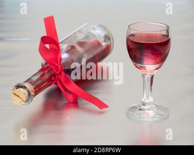 Tinktur von Apfelbeere Stockfoto