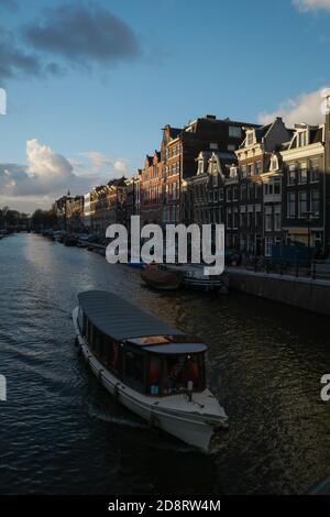 Blick auf die Straßen und Kanäle von Amsterdam Stockfoto