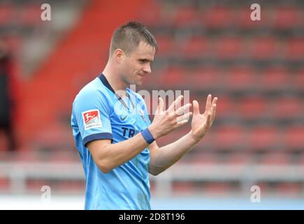 01. November 2020, Bayern, Würzburg: Fußball: 2. Bundesliga, FC Würzburger Kickers - VfL Bochum, 6. Spieltag, Flyeralarm-Arena Würzburg:Soma Novothny aus Bochum gestikuliert nach einer verpassten Chance. Foto: Timm Schamberger/dpa - WICHTIGER HINWEIS: Gemäß den Vorschriften der DFL Deutsche Fußball Liga und des DFB Deutscher Fußball-Bund ist es verboten, im Stadion und/oder aus dem Spiel fotografierte Aufnahmen in Form von Sequenzbildern und/oder videoähnlichen Fotoserien zu nutzen oder auszunutzen. Stockfoto