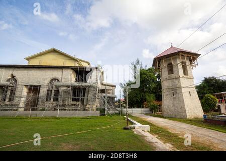 Die katholische Kirche von Dauis wurde durch das Erdbeben von 2013 in Bohol, Philippinen, beschädigt Stockfoto