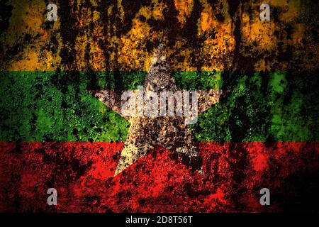 Myanmar, birmanische Flagge auf grunge Metall Hintergrundtextur mit Kratzern und Rissen Stockfoto
