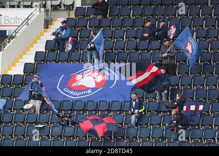 Linkoping, Schweden. November 2020. Lejonflocken, offizielle Unterstützergruppe des FC Linköpings, während des Spiels im Damallsvenskan-Lauf 20 zwischen Linkoping und Pitea in der Linkoping Arena in Linkoping Mia Eriksson/SPP Credit: SPP Sport Press Photo. /Alamy Live Nachrichten Stockfoto