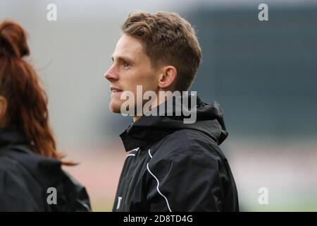 Linkoping, Schweden. November 2020. William Strömberg, Cheftrainer des FC Linköpings, während des Spiels im Damallsvenskan-Lauf 20 zwischen Linkoping und Pitea in der Linkoping Arena in Linkoping Mia Eriksson/SPP Credit: SPP Sport Press Photo. /Alamy Live Nachrichten Stockfoto