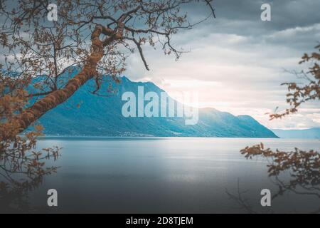 Bild von einem see in der schweiz Stockfoto