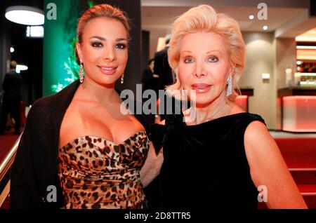 Bern, Schweiz. Oktober 2013. Bern, Schweiz - 17. Oktober 2013: Gala de Berne mit Dr. h.c. Ute-Henriette Ohoven und Tochter Chiara. Ute Henriette, Mario Quelle: dpa/Alamy Live News Stockfoto