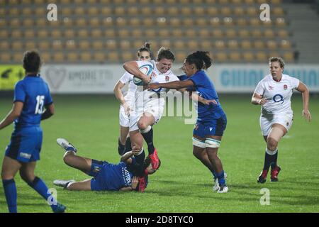 Parma, Italien. 1. Nov, 2020. parma, Italien, Sergio Lanfranchi Stadion, 01 Nov 2020, Sarah Bern (England) bricht ein Doppeltackling während der Frauen 2020 - Italien gegen England - Rugby Six Nations Match - Credit: LM/Massimiliano Carnabuci Credit: Massimiliano Carnabuci/LPS/ZUMA Wire/Alamy Live News Stockfoto