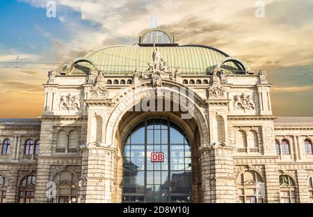 Nürnberg, Juli 20,2019: Blick auf den Hauptbahnhof Nürnberg. Sie ist die zweitgrößte Stadt Bayerns und die größte in Franken. Stockfoto