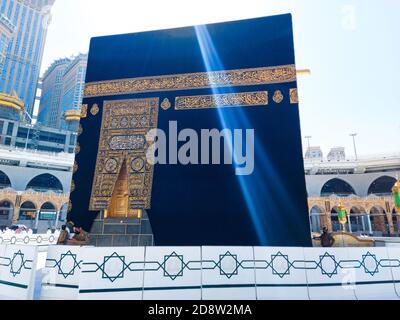 MEKKA , SAUDI-ARABIEN , 22 Okt 2020 - die Heilige Kaaba - Pilger Masjid al-Haram umrah Coronavirus Einschränkungen - Gesichtsmaske Covid 19 umrah Stockfoto