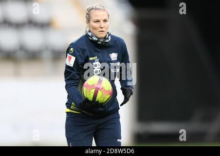 Linkoping, Schweden. November 2020. Lisa Hurtig (#4) während des Spiels in der Damallsvenskan Runde 20 zwischen Linkoping und Pitea in der Linkoping Arena in Linkoping Mia Eriksson/SPP Credit: SPP Sport Press Photo. /Alamy Live Nachrichten Stockfoto