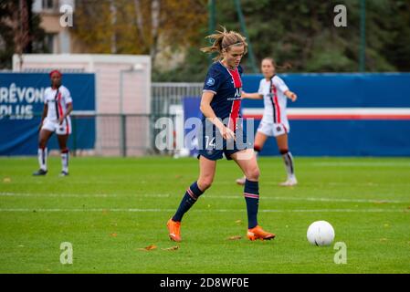 Irene Paredes von Paris Saint Germain kontrolliert den Ball während der französischen Frauenmeisterschaft D1 Arkema Fußballspiel zwischen Paris Saint-Germain und FC Fleury 91 am 1. November 2020 im Georges Lef.vre Stadion in Saint-Germain-en-Laye, Frankreich - Foto Antoine Massinon / A2M Sport Consulting / DPPI Kredit: Lm/DPPI/Antoine Massinon/Alamy Live News Stockfoto