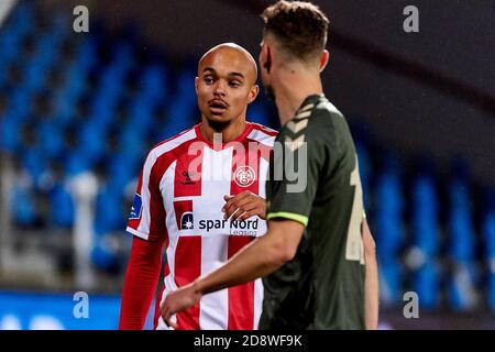 Aalborg, Dänemark. November 2020. Timotha Nkada von AAB gesehen während der 3F Superliga Spiel zwischen Aalborg Boldklub und Broendby IF in Aalborg Portland Park in Aalborg. (Foto Kredit: Gonzales Foto/Alamy Live News Stockfoto