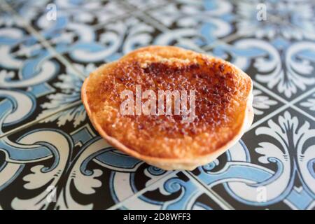 Traditioneller portugiesischer süßer Kuchen namens 'queijadas de Sintra' Stockfoto