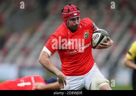 Newport, Großbritannien. November 2020. Chris Cloete von Münster in Aktion. Guinness Pro14 Rugby, Dragons V Munster Rugby bei Rodney Parade in Newport on Sunday 1st November 2020. PIC by Andrew Orchard/Andrew Orchard Sports Photography/Alamy Live News Credit: Andrew Orchard Sports Photography/Alamy Live News Stockfoto