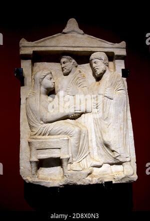 Griechische Beerdigung Stele (4. Jahrhundert v. Chr.) Abschiedszene. Griechische Kultur. Marmor, Dachgeschoss-Werkstatt. Archäologisches Museum von Katalonien. Barcelona. Stockfoto