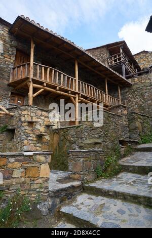 Typische Talasnal Schieferhäuser in Lousa, Portugal Stockfoto