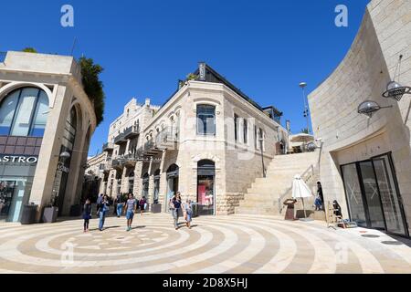 Mamilla Mall Fußgängerzone in Jerusalem, Israel. Alrov Mamilla Avenue, eine israelische Open-Air-Einkaufsstraße. Stockfoto