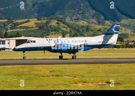 Ein British Aerospace Jetstream 41 Turboprop-Flugzeug der inzwischen nicht mehr existierenden neuseeländischen Fluggesellschaft Origin Pacific landet am Nelson Airport, Neuseeland Stockfoto