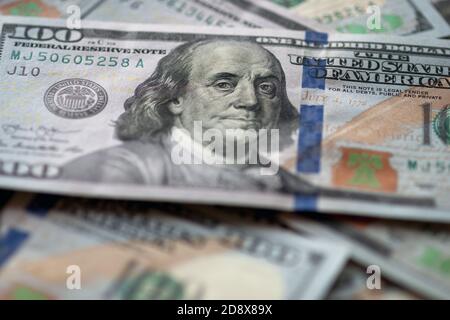 US fiat Geldstapel, hundert Dollar Scheine mit Franklin Nahaufnahme Stockfoto