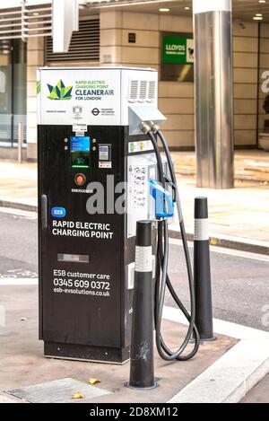 London, Großbritannien. Oktober 2020. Eine ESB EV Solutions Schnellladestelle für Elektroautos in London. Kredit: SOPA Images Limited/Alamy Live Nachrichten Stockfoto