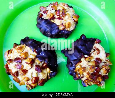 Frisch gebackene Chocholate Chip Cookies Stockfoto