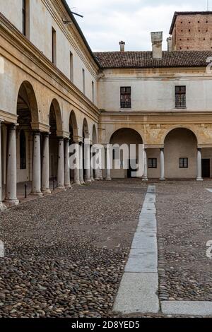 Mantova, Italien. August 2020. Piazza Castello in Mantova Kredit: Unabhängige Fotoagentur/Alamy Live Nachrichten Stockfoto