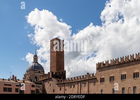 Mantova, Italien. August 2020. Piazza Sordello in Mantova, Italien Kredit: Unabhängige Fotoagentur/Alamy Live Nachrichten Stockfoto