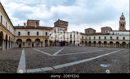 Mantova, Italien. August 2020. Piazza Castello in Mantova Kredit: Unabhängige Fotoagentur/Alamy Live Nachrichten Stockfoto