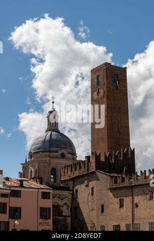 Mantova, Italien. August 2020. Piazza Sordello in Mantova, Italien Kredit: Unabhängige Fotoagentur/Alamy Live Nachrichten Stockfoto