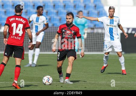 Leganes, Spanien. November 2020. Javi Munoz (Mirandes) Fußball : Spanisches 'La Liga Smartbank' Spiel zwischen CD Leganes 1-0 CD Mirandes im Estadio Municipal de Butarque in Leganes, Spanien . Quelle: Mutsu Kawamori/AFLO/Alamy Live News Stockfoto