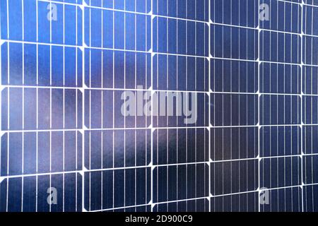 Detail eines Photovoltaik-Panels für erneuerbare elektrische Produktion Stockfoto