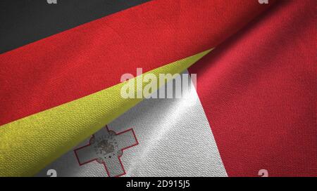 Deutschland und Malta zwei Flaggen Textiltuch, Stoff Textur Stockfoto