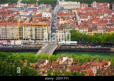 Lyon, Frankreich - 19. August 2019. Blick auf die Stadt Lyon von der Esplanade de Fourviere, Frankreich Stockfoto