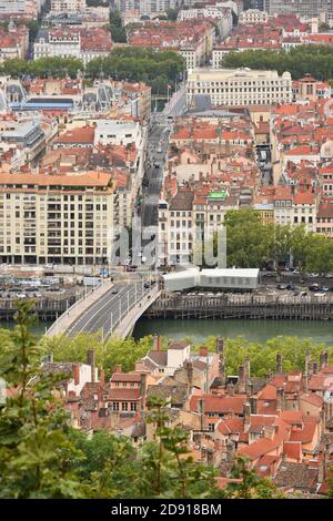 Lyon, Frankreich - 19. August 2019. Blick auf die Stadt Lyon von der Esplanade de Fourviere, Frankreich Stockfoto