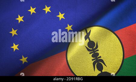Europäische Union und Neukaledonien zwei Flaggen Textiltuch, Stoff Textur Stockfoto