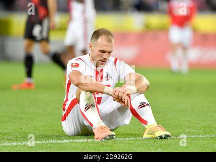 Rafael CZICHOS (K) enttäuscht nach dem Spiel, Fußball 1. Bundesliga, 6. Spieltag, FC Köln (K) - FC Bayern München (M) 1:2, am 31. Oktober 2020 in Köln. Foto: Elmar Kremser/Sven Simon/Pool # die DFL-Vorschriften verbieten die Verwendung von Fotografien als Bildsequenzen und/oder quasi-Video # # nur zur redaktionellen Verwendung # # Nationale und internationale Nachrichtenagenturen OUT # ¬ Nutzung weltweit Stockfoto