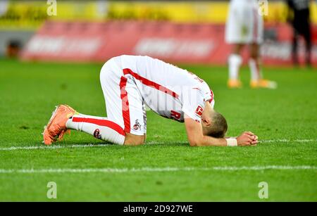 Rafael CZICHOS (K) enttäuscht nach dem Spiel, Fußball 1. Bundesliga, 6. Spieltag, FC Köln (K) - FC Bayern München (M) 1:2, am 31. Oktober 2020 in Köln. Foto: Elmar Kremser/Sven Simon/Pool # die DFL-Vorschriften verbieten die Verwendung von Fotografien als Bildsequenzen und/oder quasi-Video # # nur zur redaktionellen Verwendung # # Nationale und internationale Nachrichtenagenturen OUT # ¬ Nutzung weltweit Stockfoto