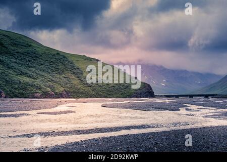 Fluss mit Gletscherwasser im Denali National Park, Alaska Stockfoto