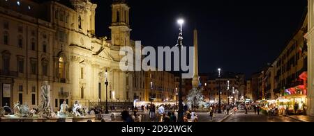 Piazza Navona bei Nacht in Rom Stockfoto