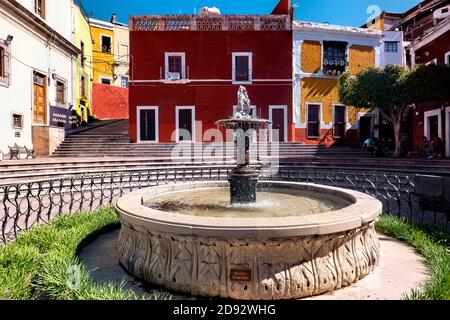 Malerische Plaza de Los Angeles und Brunnen, Guanajuato, Mexiko Stockfoto