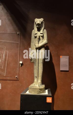 Ausstellung von Mumien, Artefakten und ägyptischen Funden im Ägyptischen Museum von Turin Stockfoto