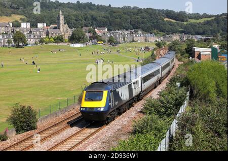 43032 führt über Burntisland mit 1B24 11.02 Aberdeen nach Edinburgh Stockfoto