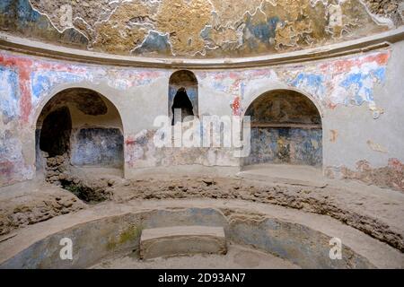 Das Frigidarium (kalte Bäder), Herrenhaus der Stabischen Bäder (Terme Stabiane), ein antiker römischer Badekomplex, Pompeji, Kampanien, Italien Stockfoto